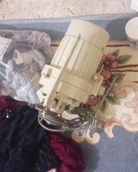 ماطور مكينه صناعي شغال نضيف للبيع شراي يتواصل ع هاذ الرقم 07710598122 ...