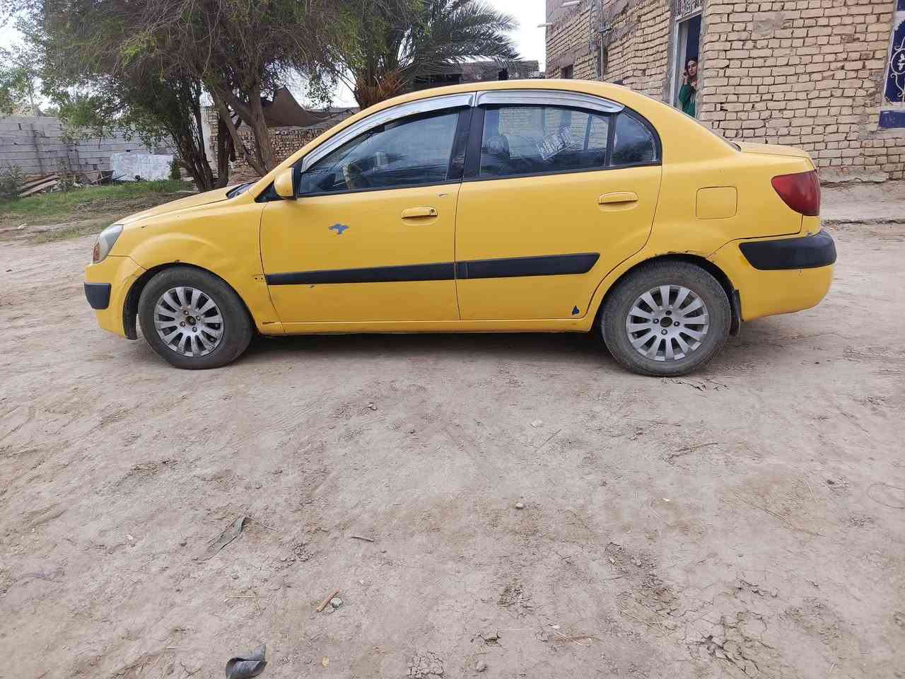 كيا ريو 2008 كير ومحرك وحداديه خير من الله نضاف نقصها بس التبريد واكف رقمها مثنى وسنويتها توه صقطت  شرط تحويل مكانها بالسماوة ***********
السعر 62 وبيها شويه مجال
