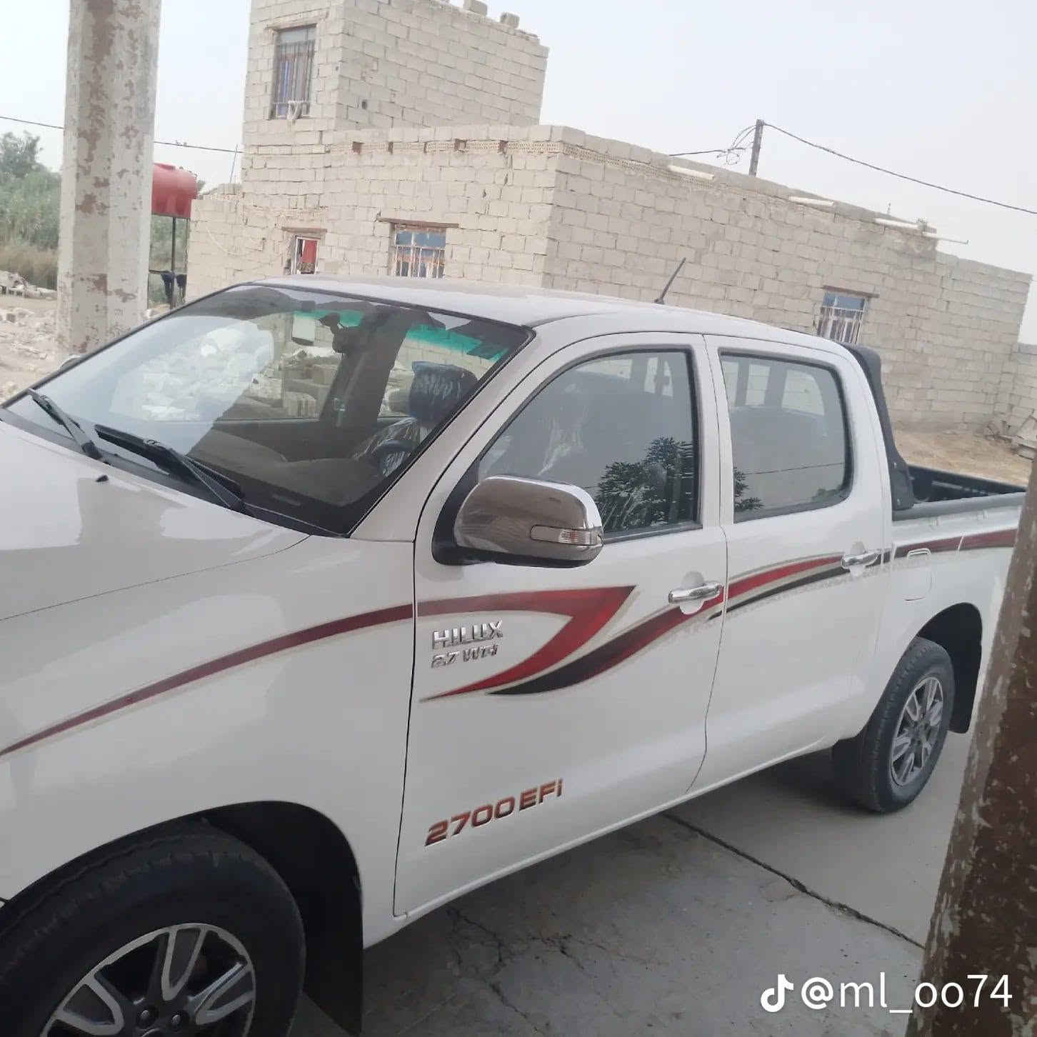 للبيع بيكم موديل 2014 واتوماتيك *********** سعودي

نص مكتوب في الصور:
- @ml_oo74