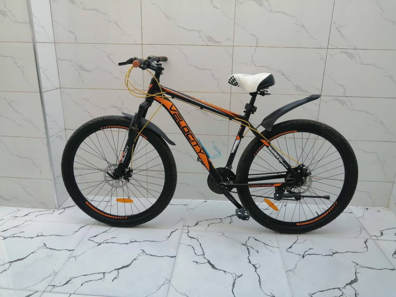 دراجة هوائية جبلي MTB مقاس 29

دبل امامي شغال

بريكات ديسك

كشن عريض ومريح

عقرب وشفتر شيمانو 6 speed

نضافة 100 % مابيه اي شخط

دراجة كامله مايحتجلها شي مابيها اي عطل

السعر المطلوب 160 الف

للاستفسار اكثر تواصل مع صاحب الدراجة على الواتساب ***********

اني مكلف بالنشر فقط🌹🌹🌹

💜💜💜💜💜💜💜💜💜💜💜💜💜💜💜💜💜💜💜

دراجەیەکی پاسکیلـی شاخەوانی MTB، قەبارەی ٢٩.

شۆکبەرەی پێشەوە کار دەکات.

بریکەکانی دیسکن.

کورسییەکی پان و ئاسوودەی هەیە.

عەقریب و شفتر Shimano، 6 speed.

پاک و خاوێنە ١٠٠٪، هیچ شخطێکی تێدا نییە.

پاسکیلەکە تەواوە و هیچ شتێکی پێویست نییە، هیچ کێشە و عەیبێکی نییە.

💰 نرخی داواکراو: ١٦٠ هەزار دینار

بۆ زانیاری زیاتر، لە ڕێگەی واتسئاپەوە لەگەڵ خاوەنی پاسکیلەکە پەیوەندی بکەن: ***********

من تەنها بەرپرسیارم لە بڵاوکردنەوەی ئاگهییەکە 🌹🌹🌹
