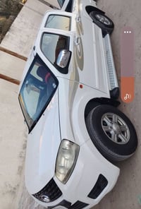 بيكب گريت ويل صيني ابيض موديل ٢٠١٣رقم بابل باسمي.  مابيها دعمه بس شويه...
