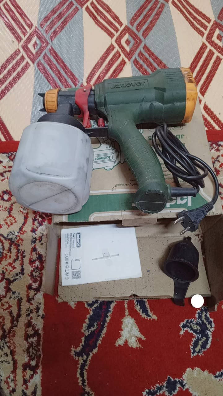 سلام عليكم قراض نضيفات  وكلشي مابيهن شقالات للبيع كلمن وسعرع لمكان بغداد منطقت امل كبر توصيل ماكو***********
