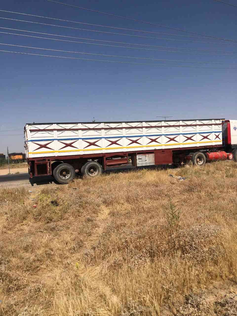 للبيع عربانه طول 12و30دناكير صيني 14تواير كلهن جدد سعر///60////***********
