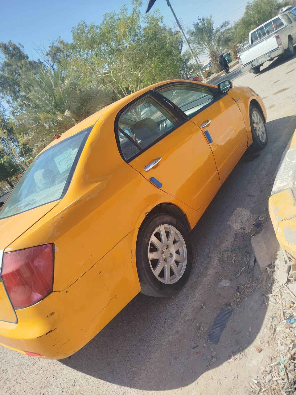للبيع جلي موبل مكفوله كير ومحرك  وتخم تاير. كهربائيات شغاله  اغرفته جديده ومدشمه مكينته 1800.  سياره حلوه مالت جناي تحويل   تاخذ صافيه  المكان الناصريه سعر 25وبيه مجال بصيط رقم الهاتف***********
