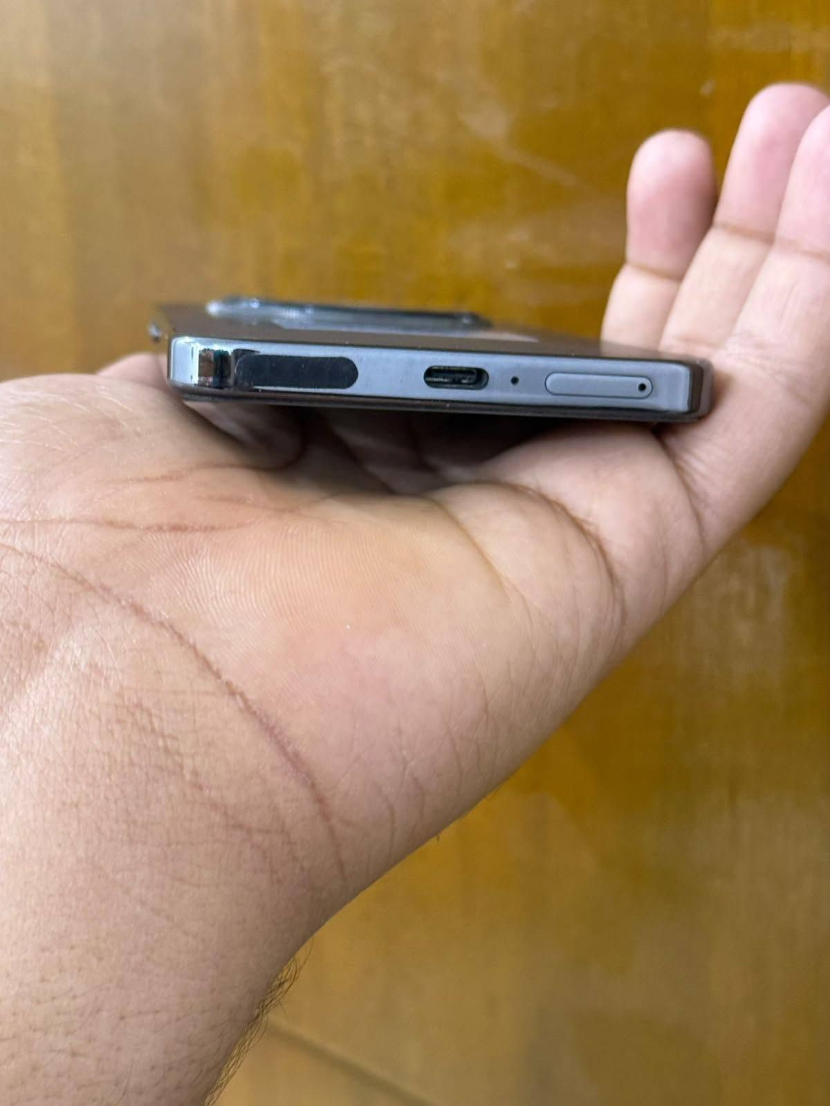 سلام عليكم 
للبيع او مراوس ايفوان فقط 
هونر اكس 9d/5G
اسود  🖤
ذاكره 256
عشوايه 12
بطاريه 8300
ملحقات كامله 
جهاز مكفول من كلشي
للبيع او مراوس 
سعره خاص 
مكاني كوت انوار صدر 
رقم ***********

نص مكتوب في الصور:
- حول الهاتف MagicOS المعالج المركزي Snapdragon 6 Gen 4 اسم الجهاز HONOR X9d ذاكرة الوصول العشوائي ١٢ غيغابايت ١٢+ غيغابايت Honor RAM Turbo شاشة بتقنية حماية البصر من Honor ١٢٠٠ X ٢٦٤٠ بطارية السيليكون والكربون mAh 8300 المساحة الفارغة ٢٢٣,٠٨ غيغابايت الإجمالي ٢٥٦ غيغابايت وحدة التخزين الداخلية الموديل MTN-NX1 رقم الإصدار 10.0.0.204(C185E10R103P1) GPU Turbo