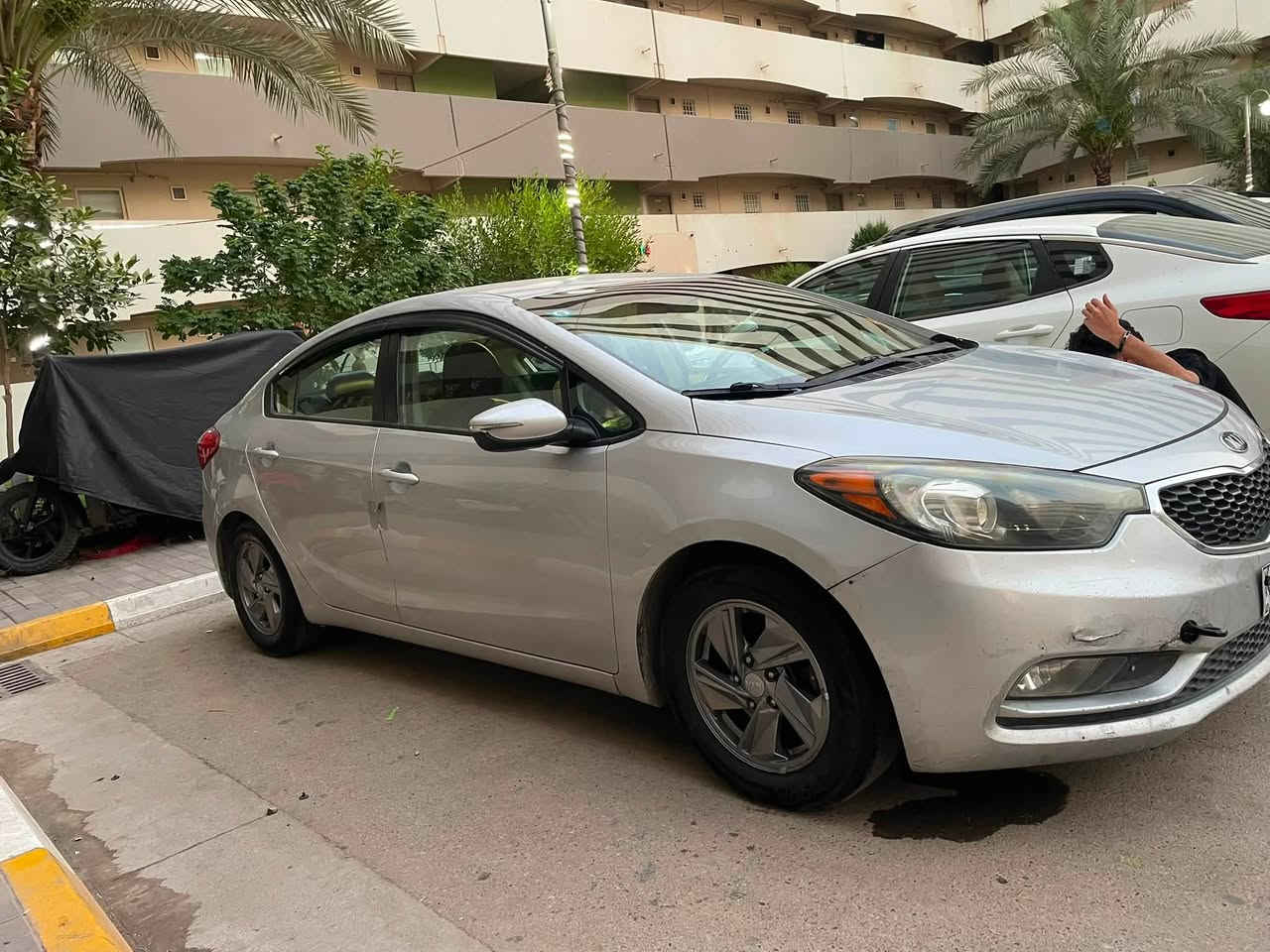 فورتي 2016 وارد امريكي باسمي
محرك 2000 دوش 
سونار موجود بصور حادثها ضربة بنص البابين لا دواخل ولا شواصي والصبغ اثر شخط 
كير مكينة تبريد كله جاهز سعر 100 
*********** واتساب فقط
مكاني بغداد مجمع بسماية
