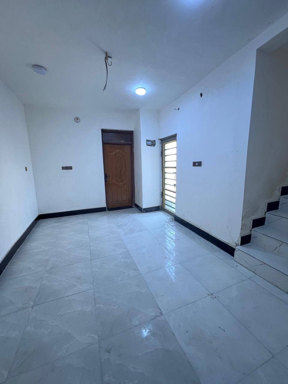 سلام عليكم بيت حي الرسول شارع المحطه  البيت زراعي طابق الاول غرف كبيره ستقبال صاله كبيره مطبخ طابق الثاني 2غرف نوم صاله صحيات مساحه 140
***********
***********
