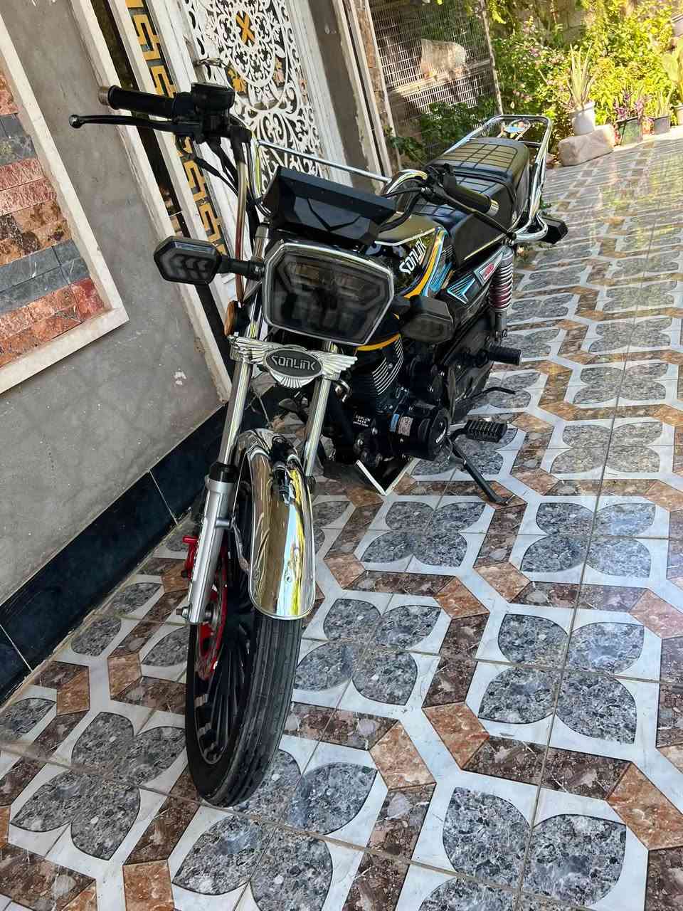 سيفان موديل 25 محرك 200Cc مكفول دراجه خير من الله مكاني ديالى شهربان  هـ***********
