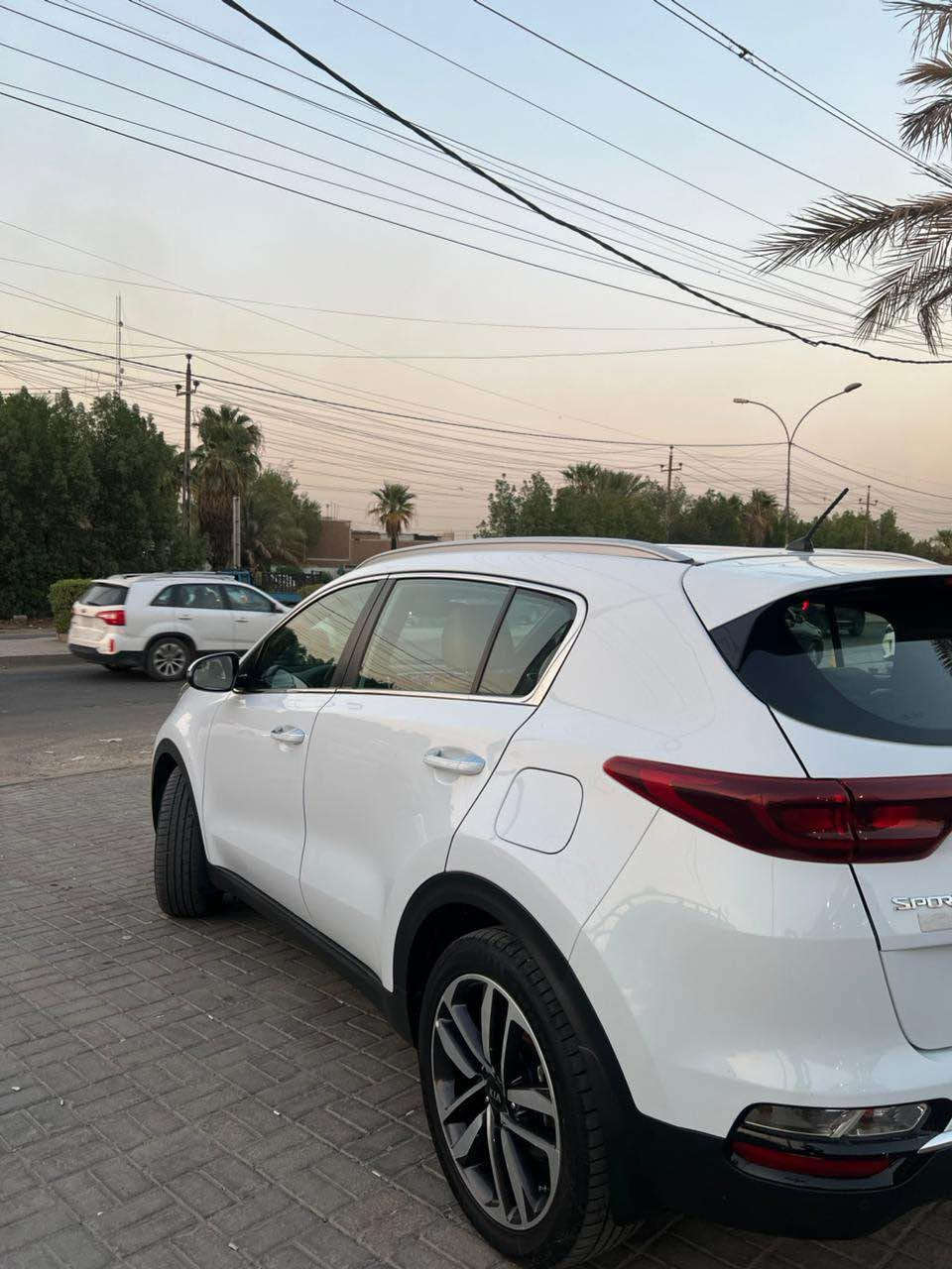 سبورتج 2020 خليجي 
مري شفط اشاير بالمري
حساس امامي خلفي
تبريد قطعتين
محرك 2000 دوش
ثلاث وضعيات قياده
ماشيه77
بدون صبغ 
السعر 178 ورقه 
مكان السياره بغداد 
المنصور 

*********** بغداد, العراق
