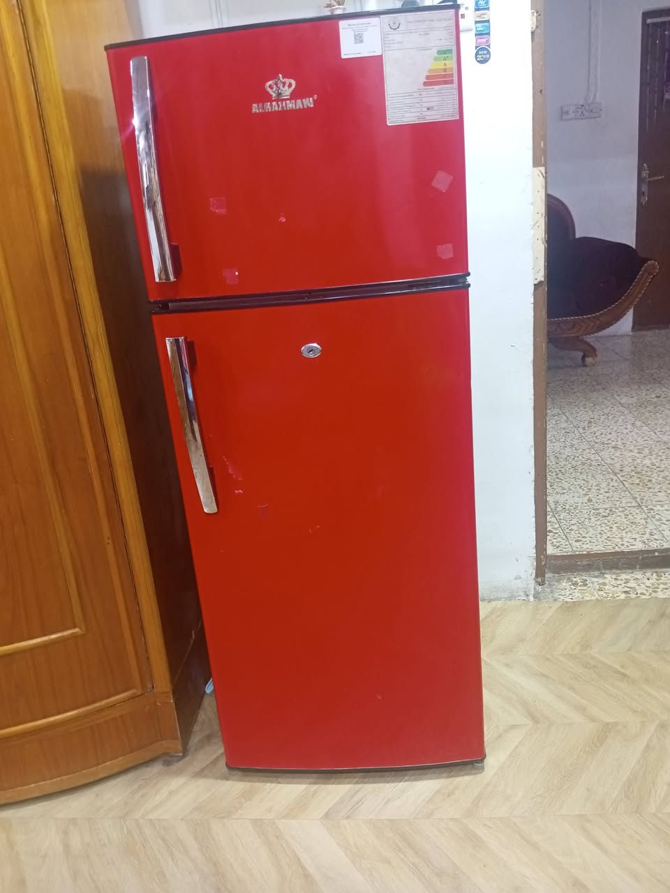 ثلاجه للبيع شغاله شرط الشغل السعر 75 العنوان بصره جمهوريه صبخه العرب رقم الهاتف ***********
