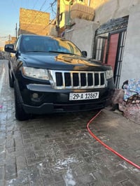 شباب سياره جيب شيروكي مديل 12محرك 3600) مصبووغه حزام جماليه بدون قماره...