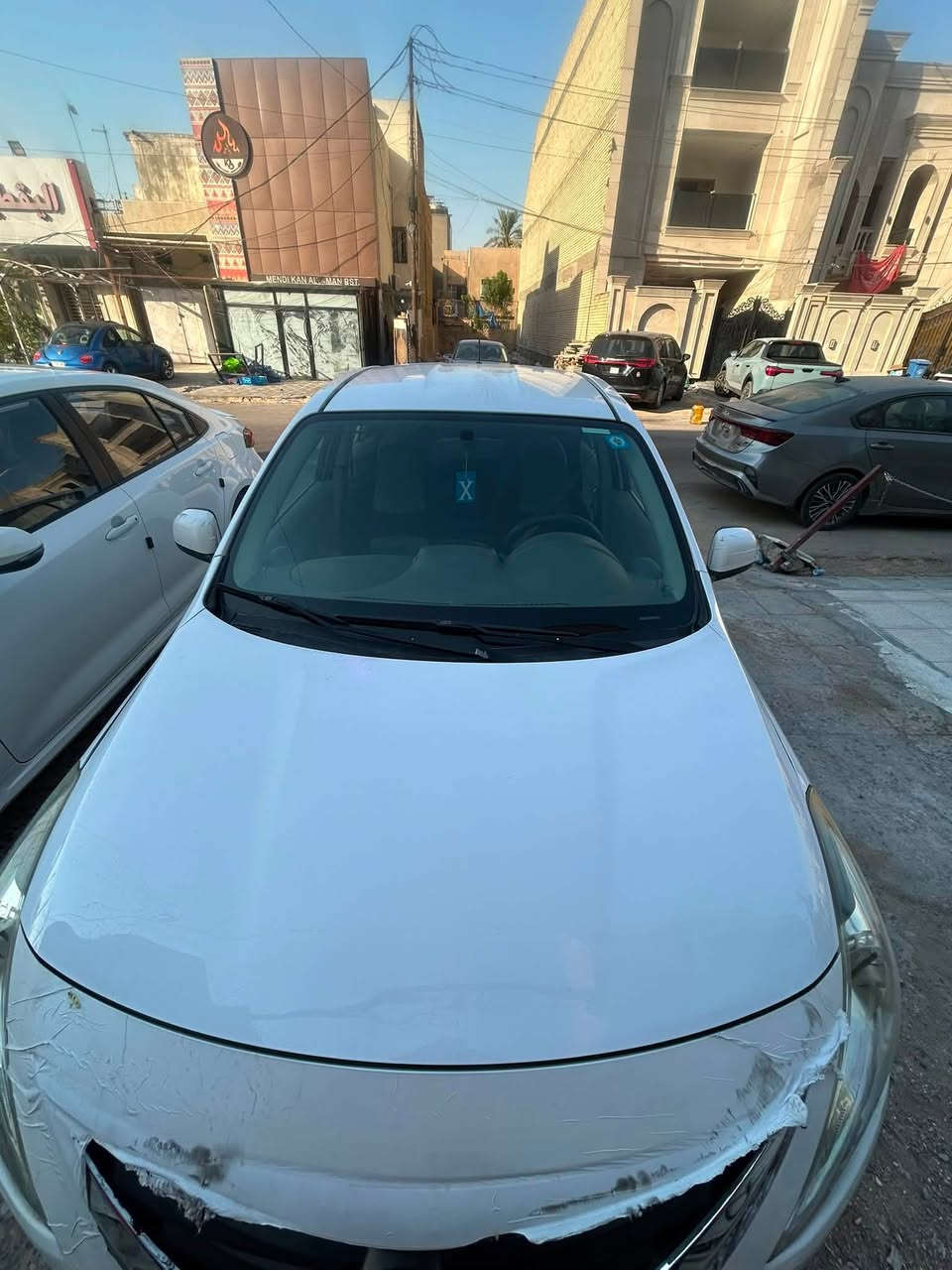 السلام عليكم 
نيسان سني البليته الزاكه 
موديل 2019
ماشيه 60الف كليو متر
مابيهه لا صبغ ولا تبديل عده هاي الشخوط الي بلباب
السعر:100 $
رقم الهاتف: ***********
