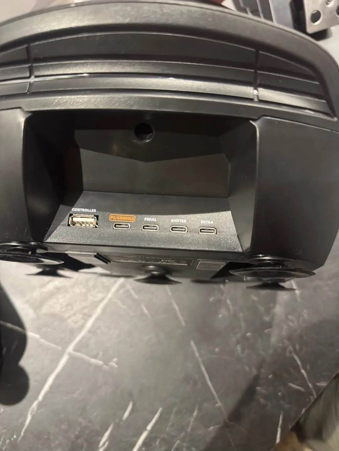 توفر دركسون البيع استخدامه بس يومين يعني اخو جديد دركسون V9 Gen2
⚜️V9 Gen2.   900° GAMNG RRCING WHEEL

⚜️لايوجد توصيل 

⚜️السعر ١٣٥وبي مجال 

⚜️مراسله علا هاذا الرقم ***********

⚜️العنوان بغداد 

⚜️أوضح لا يوجد يمي اي فحص لان ما عندي بلي أنت افحصه واطي بس ضمان
