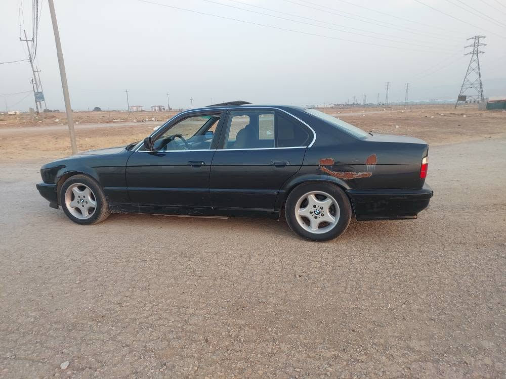 🌹بەناوی خوای گەورەومیهرەبان ‌🌹      
BMW  525
مۆدێل1993                   ***********
 ئاڕمی پلاستیکی هەولێر  ئاڕم و ئەوەلیات و بڕاوەبەشەرت مەکینەکەپسی 525 گێڕتۆماتیک گێڕو مەکینەی بەشەرت تەقەوڕەقەی بەشەرت پێش و دوای چەکوشی پێوەنیە  تازە پێش و دوای داگیراوە   چوارتایەو ویلی تازەی  لەژێره  سڵاید  لایت ئەڵقە  کامل ئەشیای تەبریدی پێوەیە سعری  22گەڵاو کەمێک معامەلە ناونیشان سلێمانی تکایەبەس فرۆشتنە   
تێبینی  سەیارە بەس موسە        ژ  . م  ***********            *********** السليمانية, العراق
