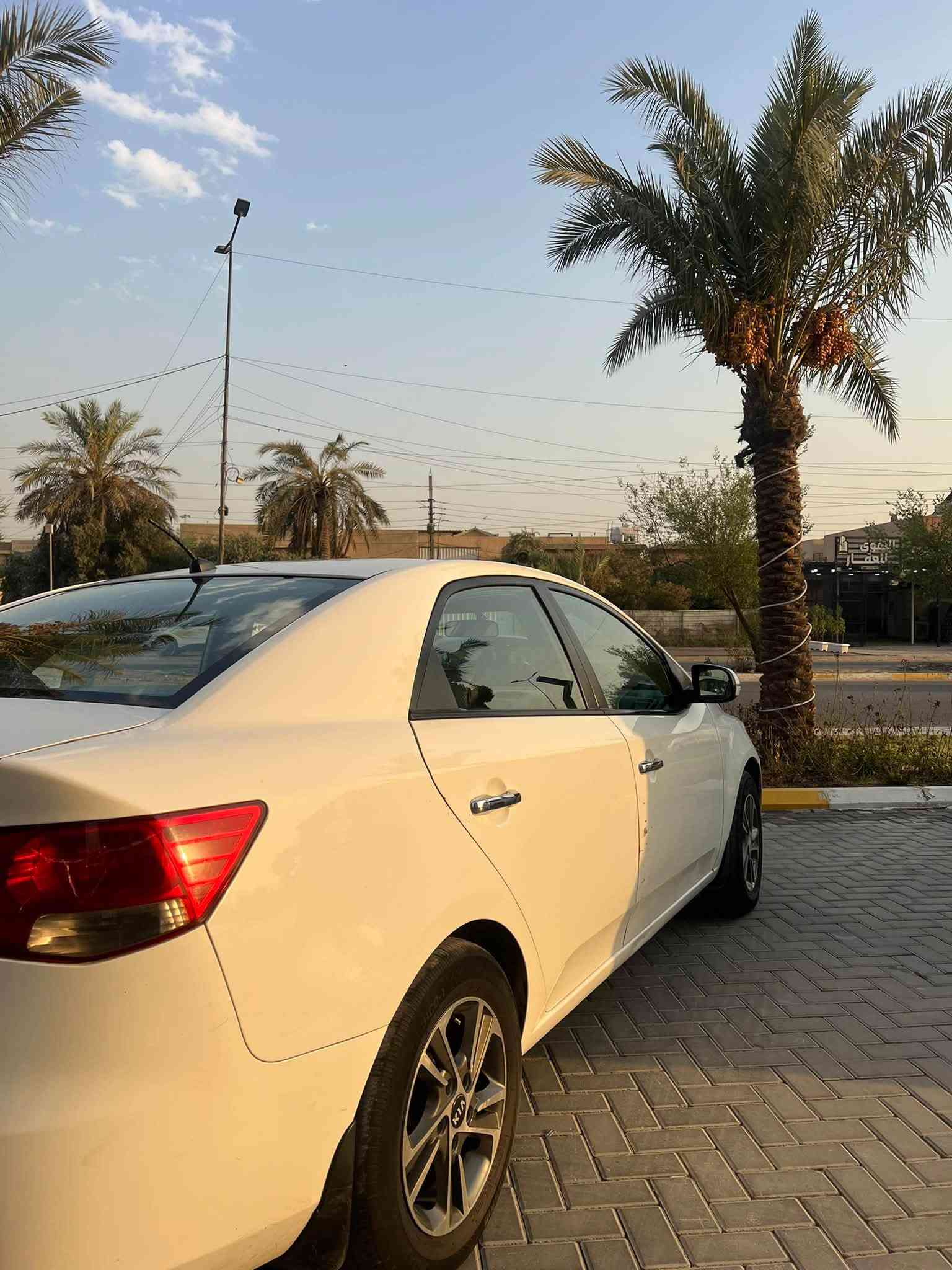 🚘 للبيع كيا سيراتو موديل 2013
🔹 خليجي
🔹  بدون حادث بدون صبغ بدون تبديل حتى الدعاميات بدون صبغ يعني كفاله 
🔹 فقط بوارد
🔹 مكينة 2000cc — المرغوبة
🔹 كير AT
🔹 فل مواصفات عدا الفتحة
🔹 تحكمات ستيرن
🔹 شفتات كير
🔹 مرايات شفط
🔹 كروز سرعة
🔹 تثبيت سرعة

📍 الموقع: بغداد – حي الجهاد
📞 للاتصال: ***********

🔥 سيارة مرتبة وبمواصفات مرغوبة، والفحص خير دليل.
السعر 95
