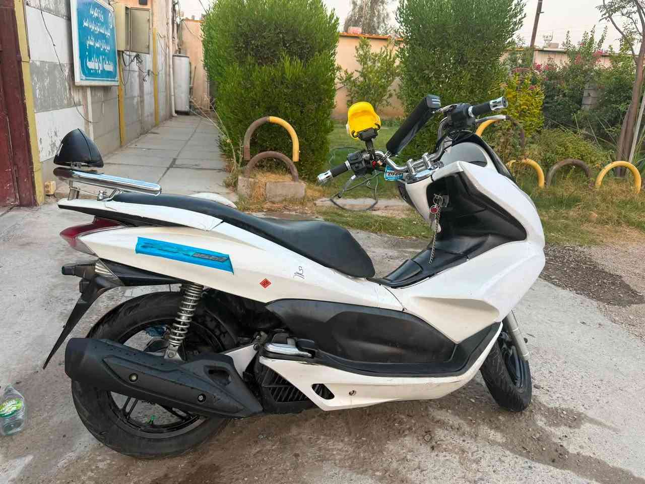 السلام عليكم
دراجة pcx 
محرك 150 
ستان كهربائي 
محرك مكفول من  ڪݪشـي دراجة كامله مكمله نقصها ستان تعليك فقط 
السعر 1400 
بغداد الحسينية الراشدية 
***********
