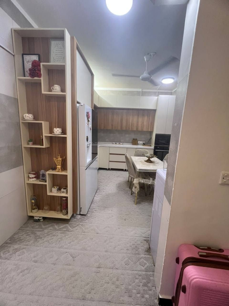 دار للبيع مجمع السلام السكني مقابيل جامعه الكفيل

٢٠٠متر طابقين ٣ غرف جديد البيت ونضيف جدا

السعر ١١٠ وبيه مجال قليل

للاستفسار 
***********
