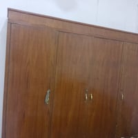 للبيع • خزانة