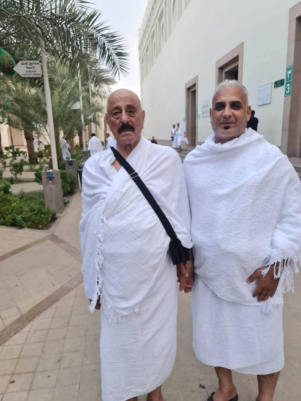 عمـــــــــــــرة جــــــواً  وم

قال تعالى :- {وَأَتِمُوا الْحَجَّ وَالْعُمْرَةَ لِلَّهِ}

تعلن شركة ايلاف المدينة للحج والعمرة عن 

✨ عمــــرة ربيـــــع الأول 

مدة الرحلة 10 ايام 

السعر 👈 مليون وخمسون الف دينار عراقي 
يرافق الحملة مرشد ديني الشيخ محمد الكناني وشيخ عقيل الكعبي 

⬇️موعد الرحلة : عمرة ربيع الأول /. 8/25 
البرنامج يشمل 

🔹 فيزا  و نقل وسكن 
🔹 ذهاب وعودة طيران من مطار بغداد الى مطار المدينة المنوره 
🔹ثلاث وجبات طعام اوبن بوفيه 
🔹 فنادق قريبة عالحرم 
🔹سكن مدينة مركزية وفي مكة شارع محبس الجن
🔹جميع المزارات في المدينة المنورة ومكة المكرمة
🔹الهداية حرام رجالي ونسائي وحقيبة 
🔹النقل من المكتب حي النصر الى مطار بغداد الدولي ذهاب وعودة 
_ البرنامج يشمل __

المدينة المنورة 
الوصول الى المدينة المنورة والذهاب الى الفنادق المخصصة وتوزيع الغرف على المسافرين
1_زيارة المسجد النبوي
2- دخول الروضة الشريفة على ضمان مكتبنا 
3_زيارة قبر الرسول (عليه الصلاه والسلام وعلى اله) 
5_زيارة مقبرة البقيع في المسجد النبوي 
6_رحلة الى مسجد قباء 
7_رحلة الى المساجد السبعه (بيت الاحزان) 
8_زيارة مقبرة الشهداء احد 

مكة المكرمة 
1_التوجه الى الفنادق لتوزيع الغرف على المسافرين 
2- أداء مناسك العمرة 
3_الذهاب الى مزارات مكة جبل النور وغار حراء وجبل عرفه 
4_زيارة السيدة خديجة الكبرى في مقبرة الحجون وقبر عم النبي ابو طالب (عليه السلام) 
5_ الذهاب لاداء مناسك العمرة بالنيابه هذا البرنامج اختياري للمعتمرين
6- رحلة اختياريه للمسافر الى بحر جدة والذهاب الى المدينة للاماكن الجميله
العودة الى العراق متمنيين لكم قبول المناسك 
————————————————————
للحجز والاستفسار الاتصال على الأرقام التاليه:📞 / وجميع الارقام وتساب 
***********  / الحاج فاضل الرديني 
***********. /المهندس علي الرديني
***********  /الحاج حسن الرديني 
ومن الله التوفيق
