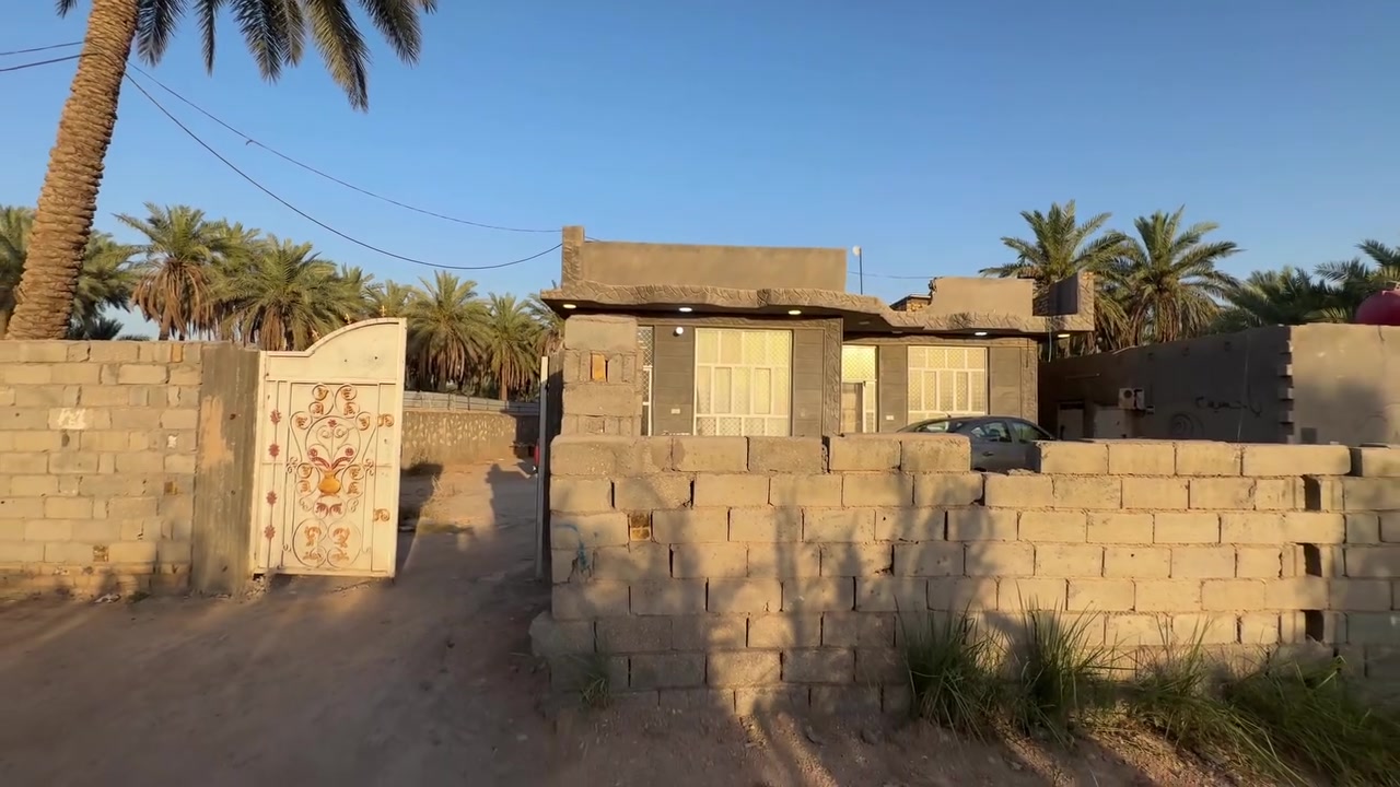 بيت بناء حديث  سنة2025 المساحه الكليه600 مساحة البناء 190 بيت كامل مكمل
كامل خدمات تبليط بلباب وكهرباء وخط مولد وماء الاساله متواصل يومياً 
استقبال وهول ومطبخ وغرفتين نوم ومجمع صحيات داخلي (طالو زراعي سند25 مداور مباشر)
الموقع خلف جامعة بابل ناحية ابراهيم الخليل 

للاستفسار اكثر ***********
