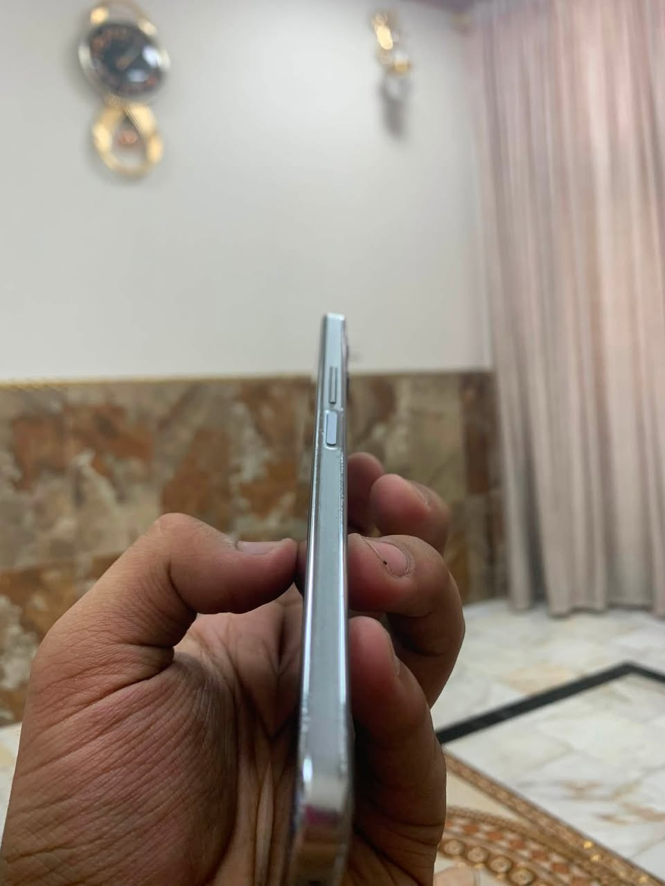 سلام عليكم 
اخوان جهاز هونر X8
ذاكرة ١٢٨كيكيا
معالج سناب داكون 680 
عشوائية ٦+٢غ.ب
جهاز نظافة ٩٥٪؜
السعر /١٢٥ الف وبي مجال حك جية 
للتواصل هـ/***********
بي واتساب 
مكان/بغداد حي اور ام الكبر ولغزلان
ملاحضة ملحقات كاملة.
