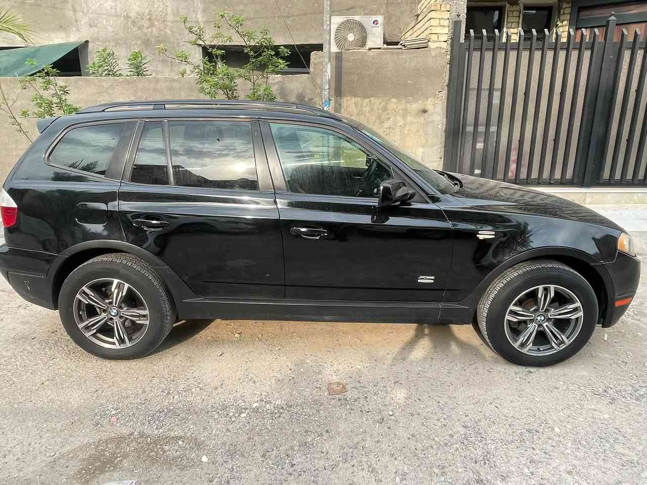السلام عليكم 
X3
للبيع موديل 2009
محرك n52
فول مواصفات واحد على واحد 
تبريد  
حداديه 100/100
رقم بغداد بسمي  
بدون اي ضرر 
فقط صبغ للجمالية اثر جراد وصبغ جديد 
نضافه السياره 100/100 
كشنات كهرباء تدفئه تبريد 

مكان السياره بغداد حي الاعلام 
السعر 85 
***********
