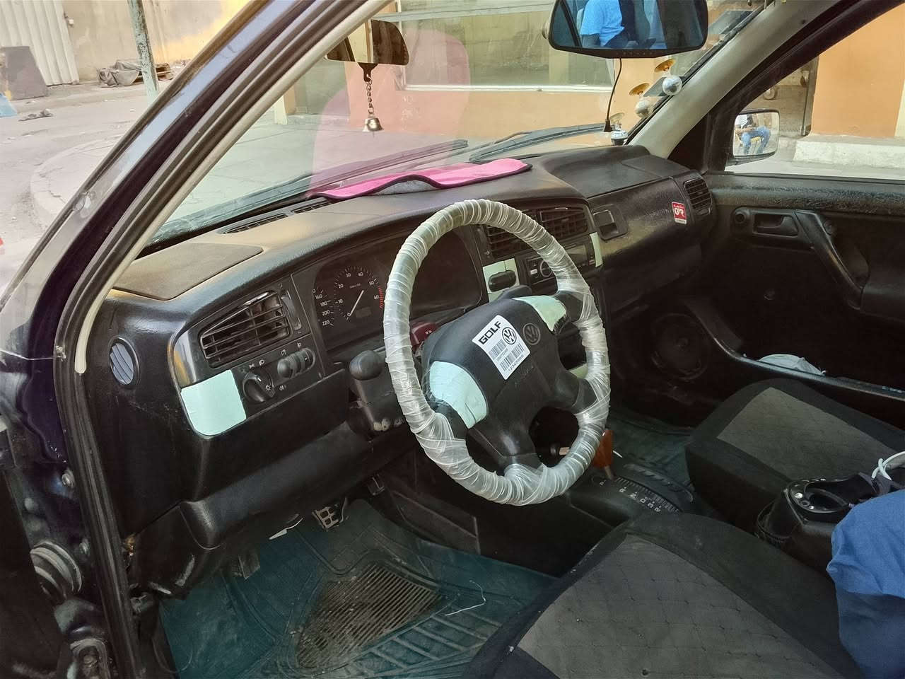 سلام عليكم كولف موديل 93بغداد بسمي نقوصات بسيطه بيه سعر 40وبيه مجال مكاني البياع جماعه الرسايل اتصلو بلا زح***********
