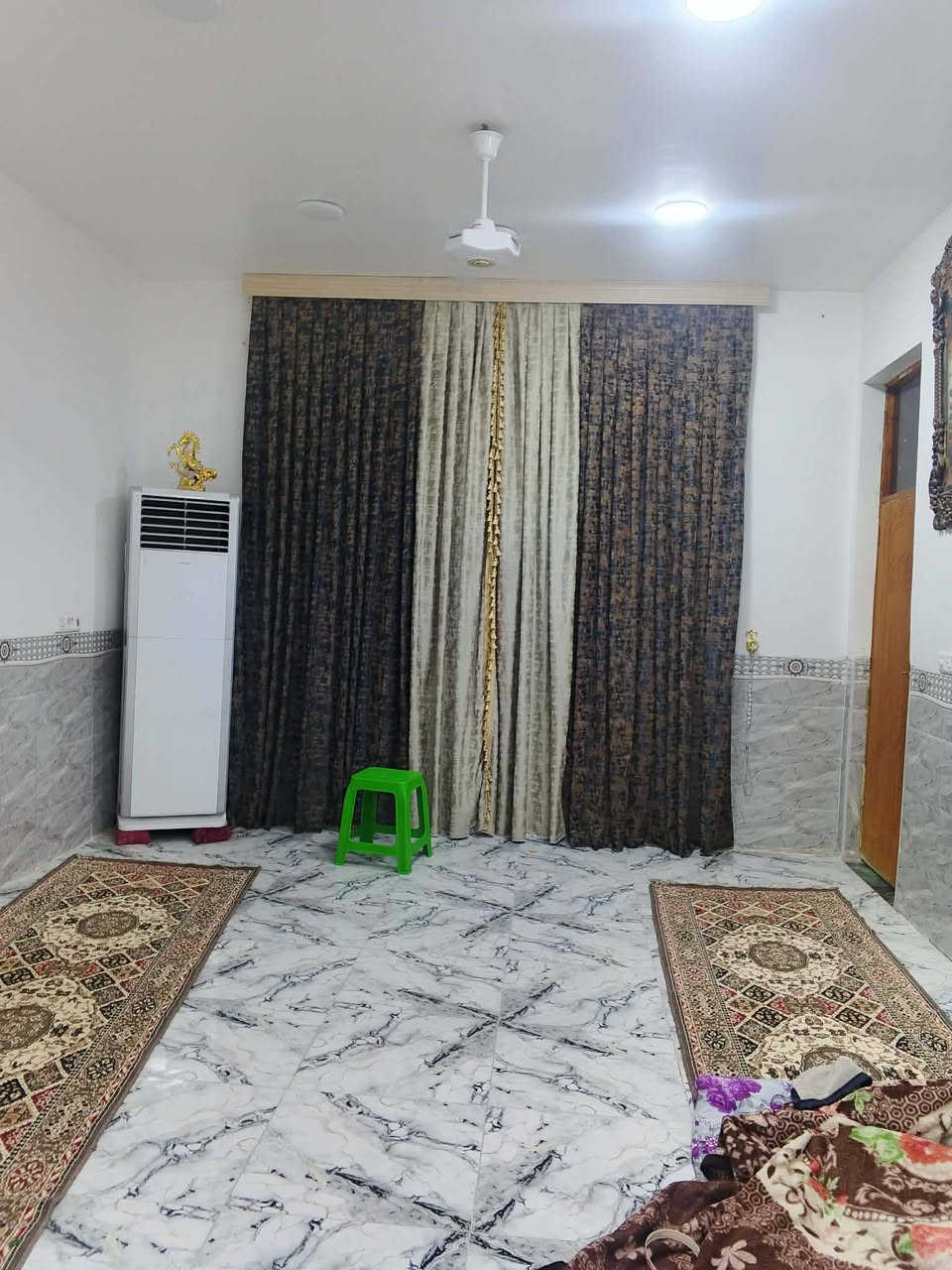 بيت للبيع مساحه البناء 250, مع قطعه ارض مساحه 300 متر واي ستفسار اتصل ع الرقم ***********
