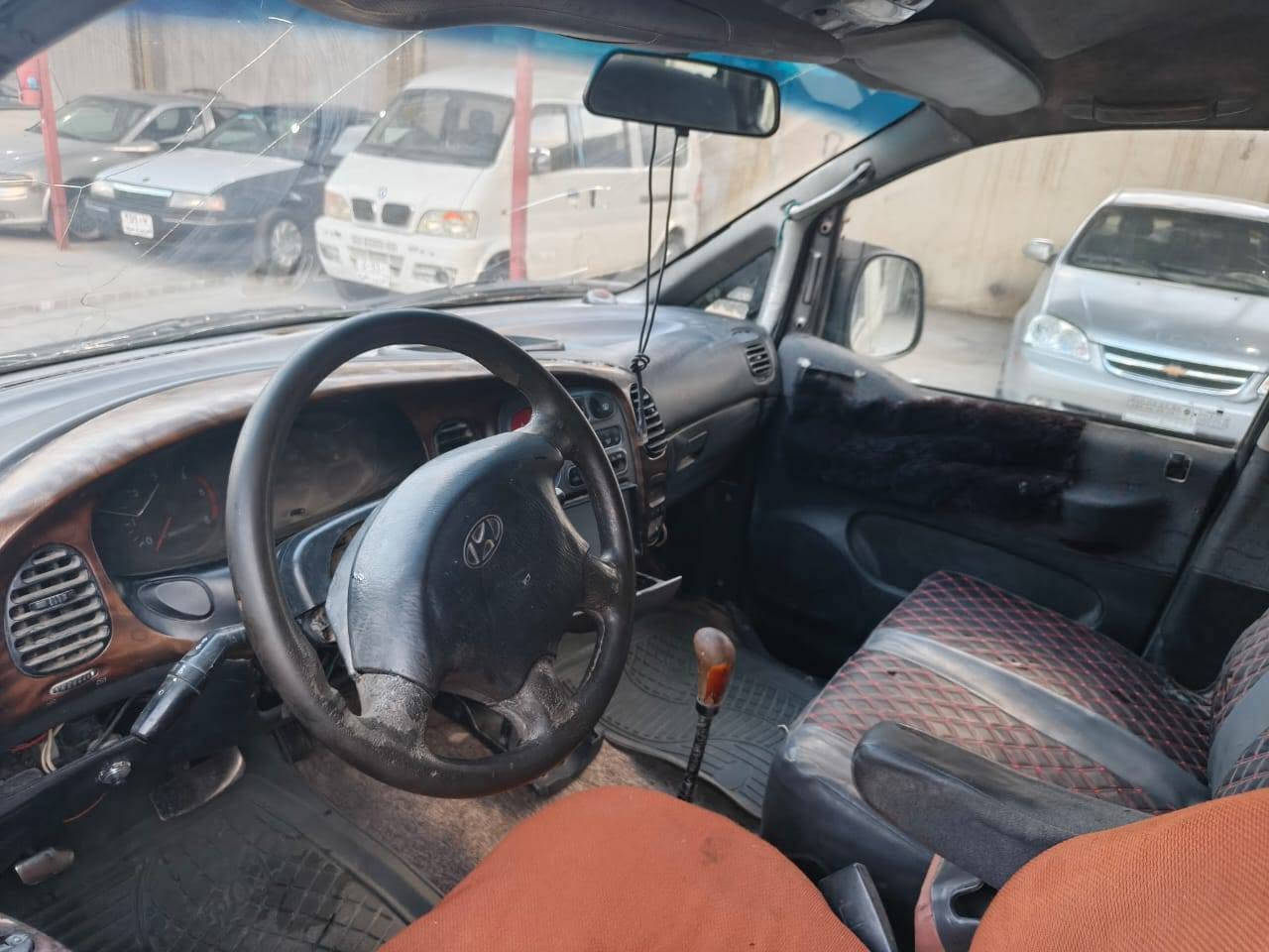 ڤان 2005 سعر 24 ورقە و مجال
سنەوی بە شرت 
بی دعم  مەکینەی کەمی دوکەلی هەیە
شوین روفیا ***********
