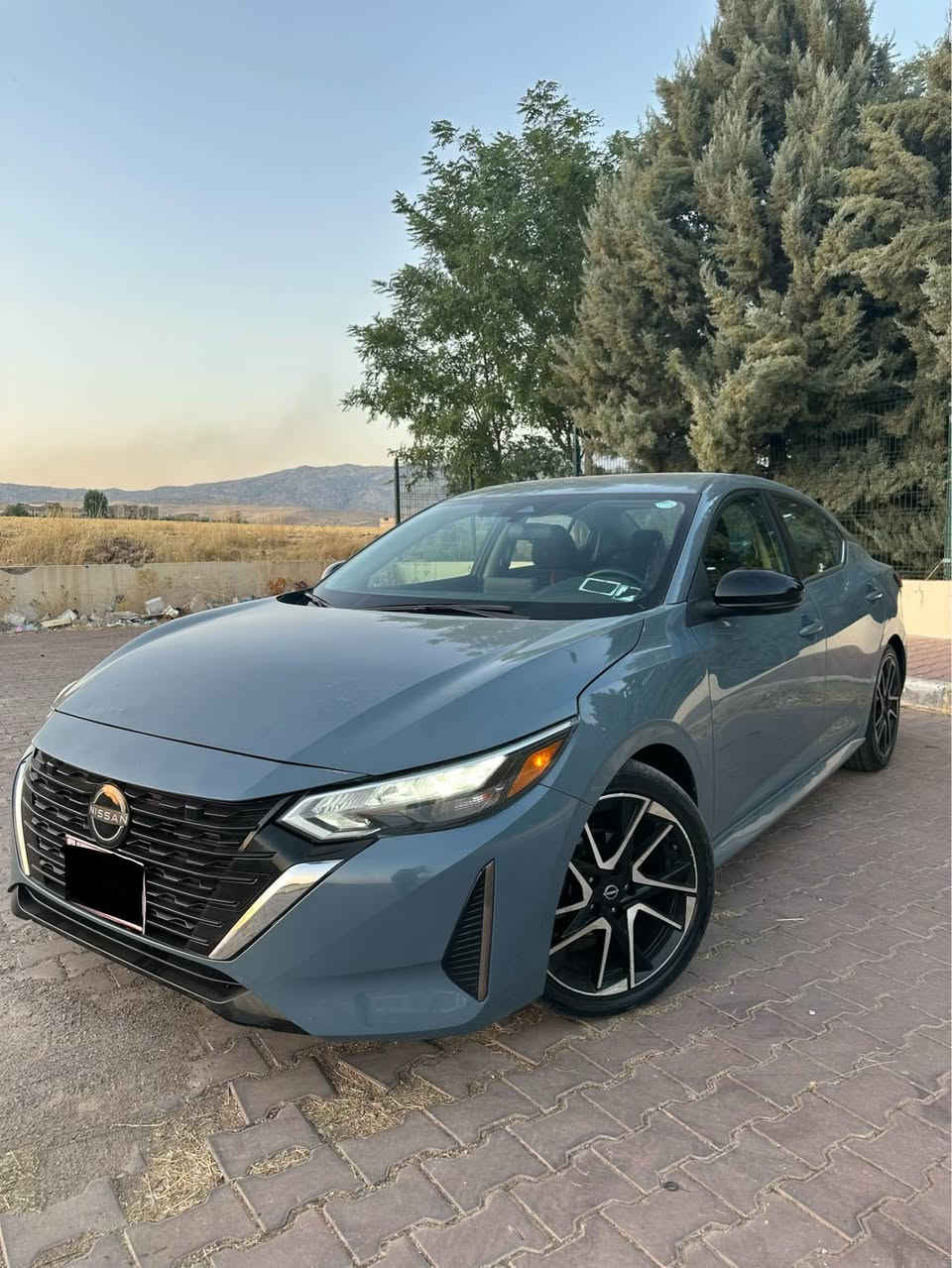 Nissan Sentra 2024 Sr 2.0
نيسان سنترا 2024 SR
الضرر قطعه جاملغ امامي و مكانين بيها كارت 
ايرباك استيرن و تكمه راجع سستم
اللون سمنتي 
بدون رقم تترقم شمالي 
مكان دهوك عقرة 
السعر 127  ومجال بسيط
موبايل *********** اكر, نينوى
