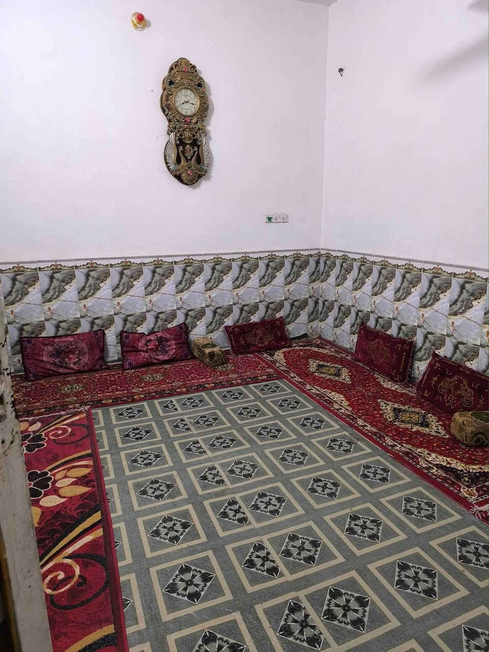 ♦️إعلان بيع
دار للبيع 

الرفاعي شارع الاطفاء قرب افران الكرادي 

المساحة 90m²

تاريخ البناء 2017

يحتوي على غرفة واحدة،استقبال،صالة،مطبخ.

للاستفسار يرجى الاتصال على الرقم :

‏‪***********‬‏

