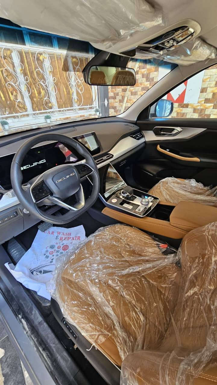 سيارة حرة زيرو للبيع بايك x7 فول مواصفات موديل 2025 
الاستفسار اتصل على الرقم ***********

🔹 المحرك:
• 4 سلندر 1.5L تيربو
• القوة: حتى 185 حصان
• العزم: حتى 305 نيوتن.م
• ناقل حركة أوتوماتيك
• دفع أمامي

🔹 التجهيزات والراحة:
• شاشة وسطية كبيرة + شاشة عدادات رقمية
• مقاعد جلد فاخرة
• تشغيل بصمة
• تبريد أوتوماتيك لمس
• فتحة سقف بانورامية 
• إضاءة LED كاملة

🔹 الأمان:
• ABS + ESP
• مانع انزلاق
• مساعد صعود المرتفعات
• Auto Hold + فرامل يد إلكترونية
• وسائد هوائية
• حساسات و 9 كاميرات  محيطية
