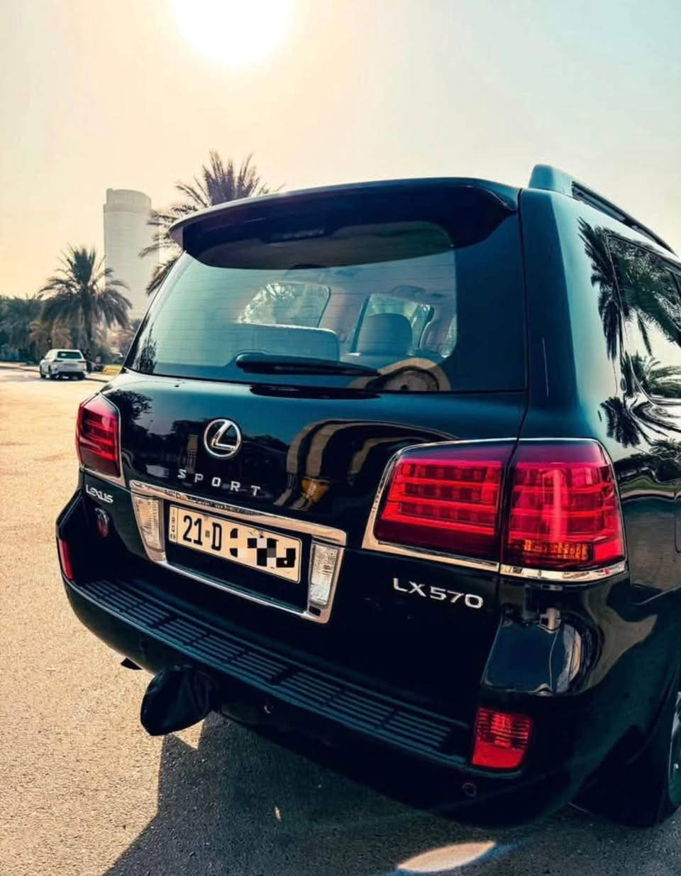 تم تقليل السعر للبيع .. بسعر مناسب
لكزس LX570 سبورت موديل ٢٠٠٨ اللون اسود
رقم سليمانية بأسمي وتحويل مباشر
بسعر ٢٨٠ ورقة فقط 

السيارة مكفولة من الحادث والتحديث والصبغ، وضع السيارة على وضع الشركة من الدعامية للدعامية.. السونار مرفق

أهم المواصفات :- 
مري كهرباء شفط قلاب
كامرات ثلاثة  
رادار امامي
حساس امامي خلفي
جنطه كهرباء فوك وجوه
لايت زنون متحرك
شاشتين
داخل بيجي
كشنات جلد
جميع كراسي كهرباء
تدفئه تبريد مقاعد +خزن
ستيرن كهرباء 
جكات ثلاث وضعيات
ثلاث وضعيات قياده
نظام فور ويل وزحف

سياره سيرفس كامل عليها + تخم تاير جديد + صدر كامل وكالة اصلي ، باتري جديد.

مكان السيارة بغداد - الكاظمية
للتواصل
***********

