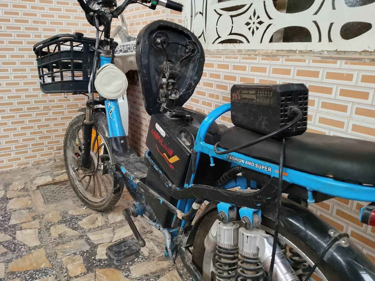 دراجة شحن • بطارية ضعيفة • حي الجمعية