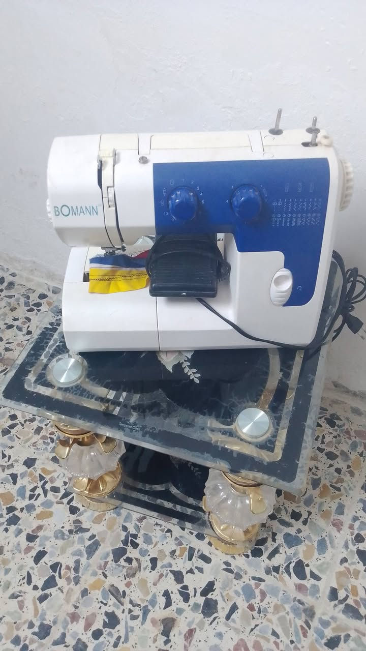 عربانه شحن نضيفه حيل وغساله 225الف ومكينه خياط 125وبيهن مجال العنوان سبع البور هاتف ***********
