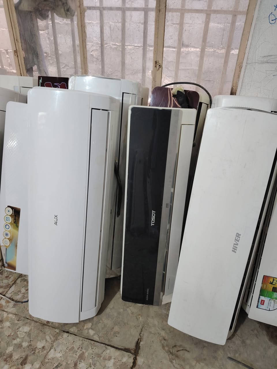 السلام عليكم
يتوفر مجموعه سبالت ٣طن داخليات وخارجيات ٣طن كنتوري العدد ٢٠ جهاز +
٢طن داخليه وخارجيه وريموت وحماله العدد ١٥ جهاز  مكاني بابل هذا رقمي بيه واتساب ***********
