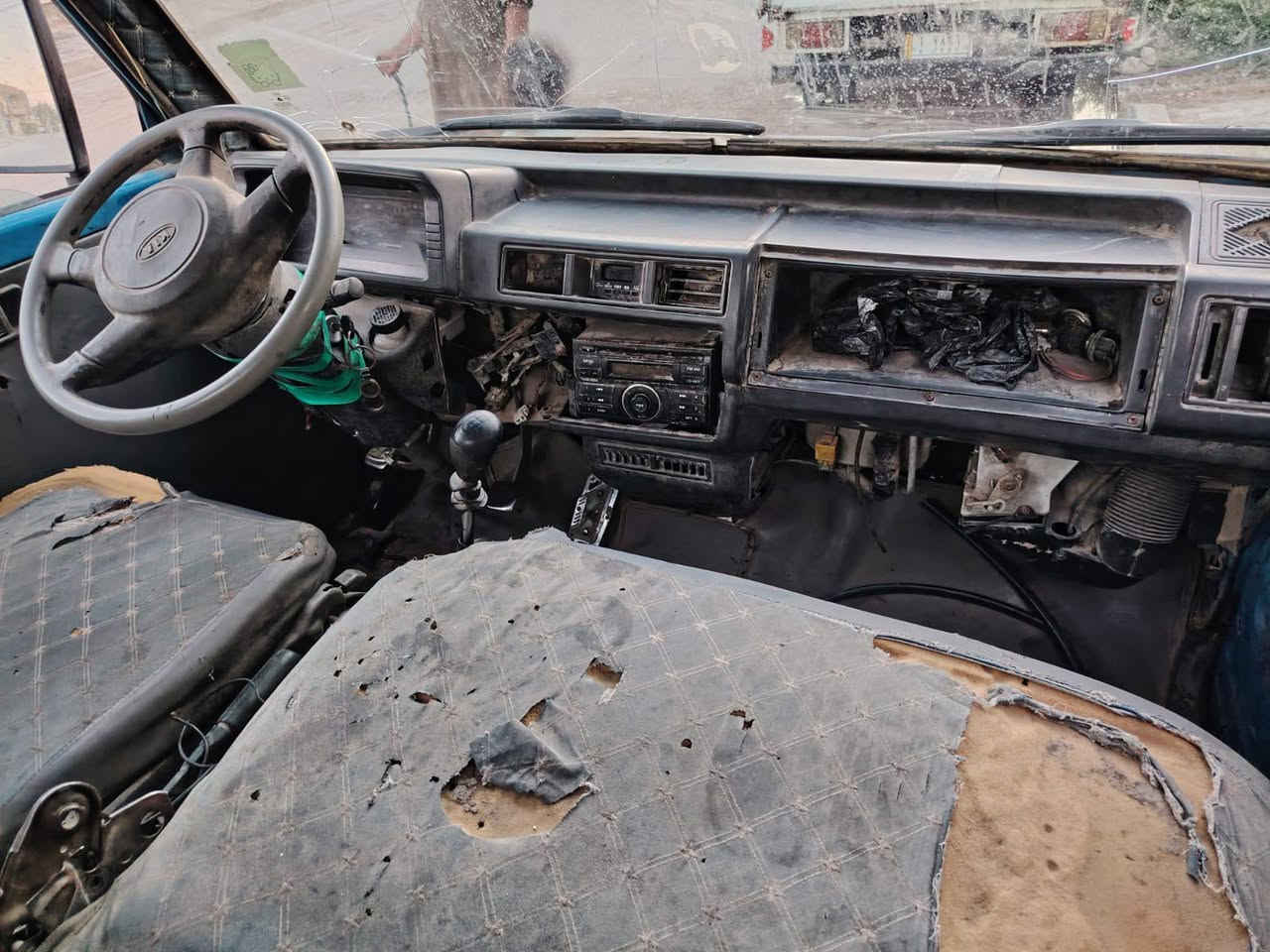 سلام عليكم كيه بنكو خمسه و تسعين رقم بغداد لبيع محرك كير كسن شاصي مكفلات تخم تاير نضيف نضافت لكشر سبعين بلميه بسعر 28 تتصل ***********
