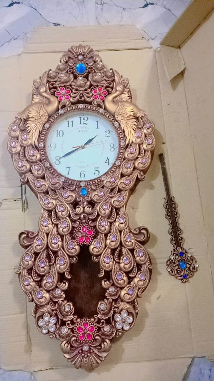 ساعة جدارية • كبيرة • ما مستخدمه