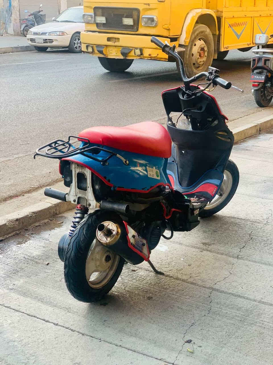 البيع نحله
كدام العين 
السعر 250وبيه مجال 
شراي تفضل خاص او
 وتساب اتصل ***********
