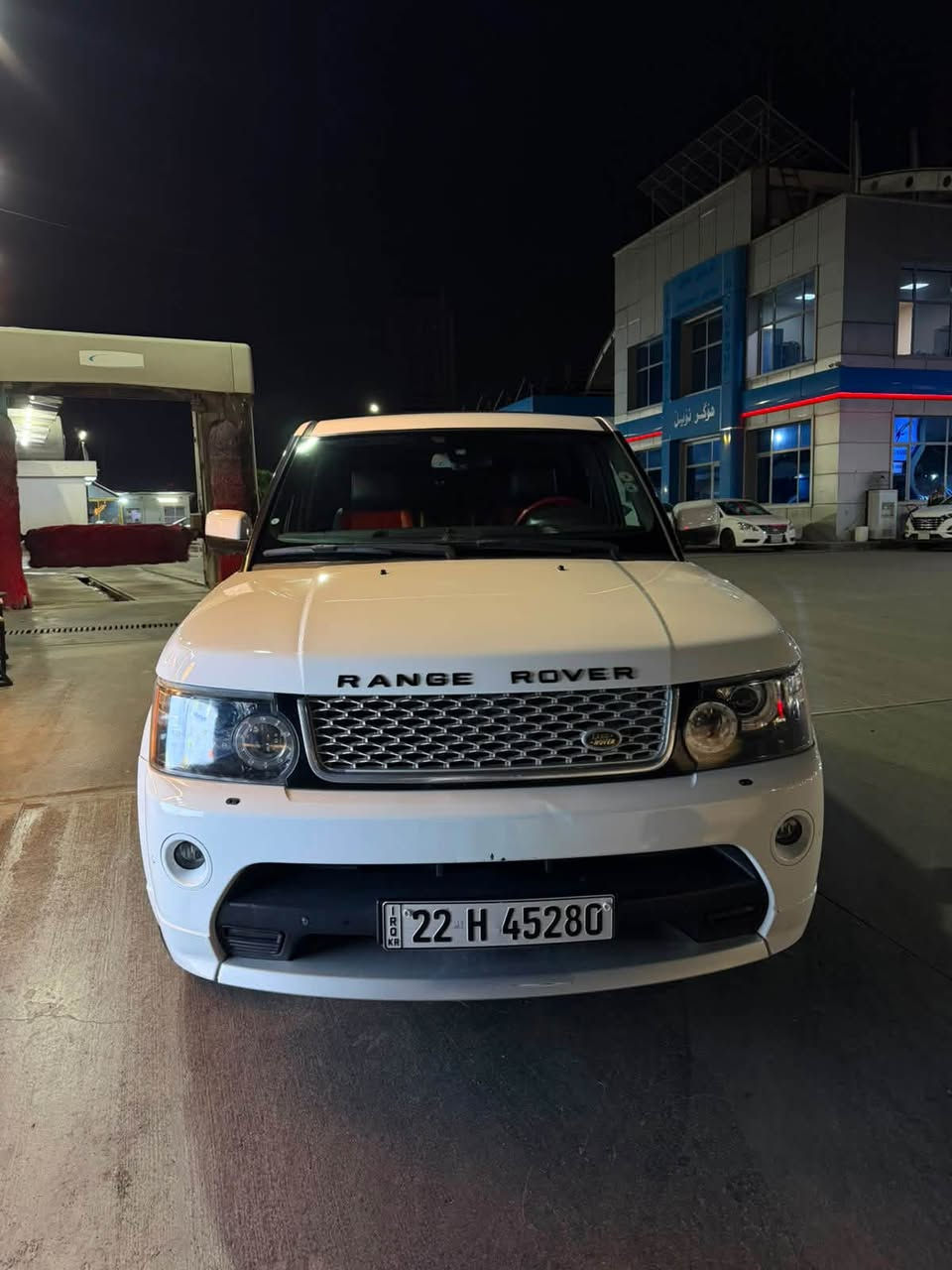 رانج روفر أوتوبيوغرافي سوبرتشارجد 2013
(Range Rover Autobiography Supercharged)

السيارة بحالة الشركة (جديدة جداً) - خليجي وكالة سردار

🔹 حالة البدن والميكانيك:

 البودي: مكفول بالكامل (بدون صبغ / بدون بارد / بدون تبديل قطعة).

 المحرك والكير: بلادي وعلى الشرط.

 السيارة جاهزة: عليها إدامة كاملة، بدون أي نقص، وتبريد ثلج.

🔹 أبرز المواصفات:

 📺 الترفيه: شاشات خلفية + شفتات ستيرن.

 📷 الأمان: 5 كاميرات + حساسات أمامي وخلفي.

 🔑 النظام: 5 بصمات.

 🛋️ الداخلية: جلد لونين + كشنات خزن 3 وضعيات.

 💡 الإضاءة: عدسات متحركة.

 🎈 التعليق: نظام جكات (هيدروليك) يعمل بكفاءة

 ❄️ التكييف: قطعتين تبريد ممتاز.

 🚗 إضافات أخرى: فتحة سقف / صندوق كهرباء / مري قلاب / تخم تاير جديد.

*********** تواصل وتساب واتصال
