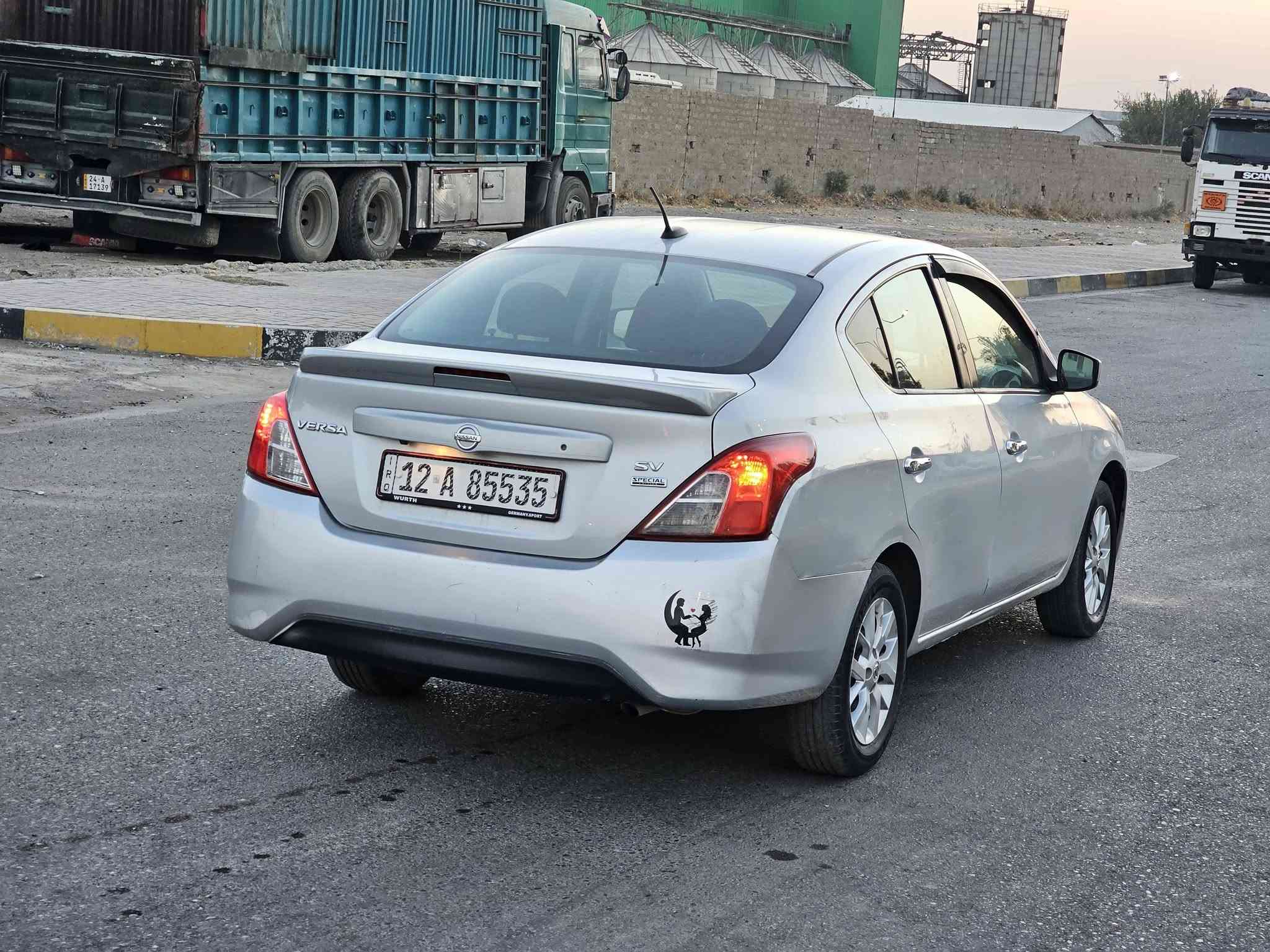 للبيع 
سعر 88 
نيسان فيرسا موديل 2018 وارد امريكي  موصفات SV
محرك وكير شرط 
تبريد ثلج 
شاشه وكامره 
تحكمات ستيرن 
جامات كهرب 
كير اوتوماتيك 
رقم نينوى الجديد شرط التحويل 
🚫بدون صبغ وبدون دعم بيها ملاحضات بارد فقط 🚫
السياره جاهزه 
العنوان موصل الايسر 
للإستفسار الاتصال 
***********
***********
