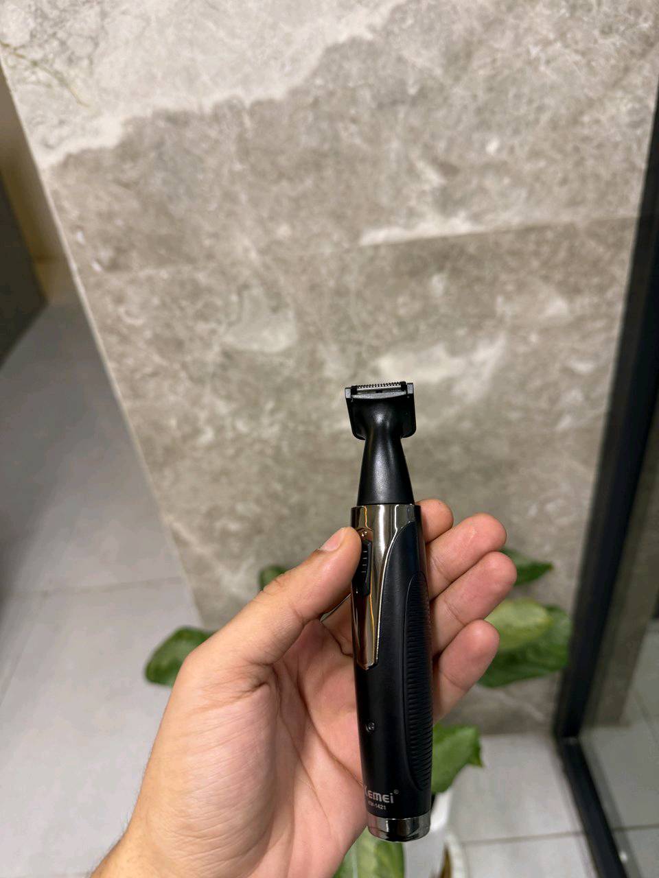 Kemei KM-1421 • ٢ في ١ • تشذيب أنف وأذن