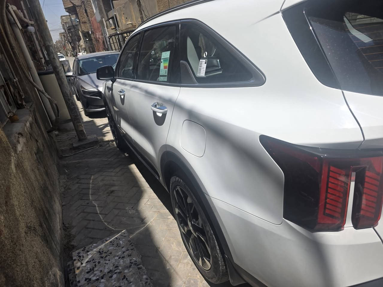 سورنتو موديل 2025
رقم اربيل بيها بارد 4 اصابع مبين بالصور
مكينة 6 سلندر

ماشيه 29 الف 

نص فول جنطة كهرباء ابواب بصمة حساسات امامي خلفي دبل كامره كير عصا سايد بريك رجل محتاجة جامة اماميه مفطره 

السعر 275  للشراي

***********
