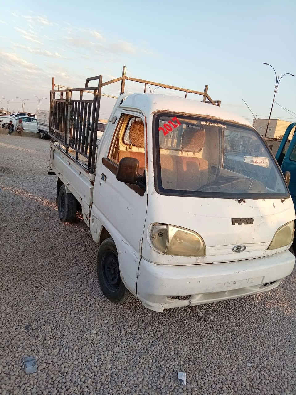 السلام عليكم عموشه البيع السعر 13 وبيه مجال الطيبين اكسل كير محرك شرط المكان سعده موافقتك الحبيب ***********

نص مكتوب في الصور:
- 2017