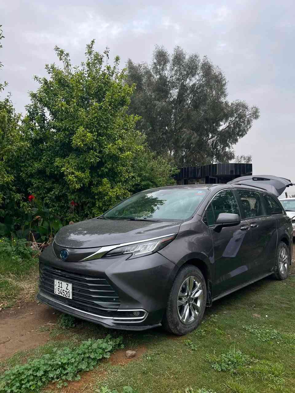 سيينا 2023 هايبرد XLE للبيع سعر 238
السلام عليكم ورحمة الله 

تويوتا سيينا 2023 هايبرد  ماشية 38،000 ميل مواصفاتXLE محرك 4 سلندر 2500حساسات امامي و خلفي و بريك طوارئ رادار متفاعل / محافظة على المسار / تحديد المسافة النقطة العمياء كامرة خلفية شاشة كبيرة Apple car play و android auto هاندبريك كهربائي / اوتوهولد / وضعيات قيادة نظام صوتي JBL فتحة سقف 

ابواب سلايد كهربائية و الباب الخلفي كهربائي و ايضاً فتح بحركة القدم مقاعد جلد سبير موجود لايتات و كشافات LEDتبريد قطعة امامية مناخين و قطعة خلفية مناخين 

شواحن USB و Type-C كرسي السائق و المرافق حركة كهربائية مع تدفئة كراسي ويل كب كروم قياس 18 بردات خلفية الحادث : بنيد و جاملغ و دعامية مبدلات جدد ومصبوغات و الجاملغ الخلفي مصلح و مصبوغ صور الحادث بالمنشور  فقط ايرباك ستيرن و ركبة طاگات 

بيها ملاحظات بسيطة  بيع مستعجل السعر 238 ورقة و بيها مجال  مكاني بغداد / العامرية 

للاستفسار اتصال أو واتساب / ***********
