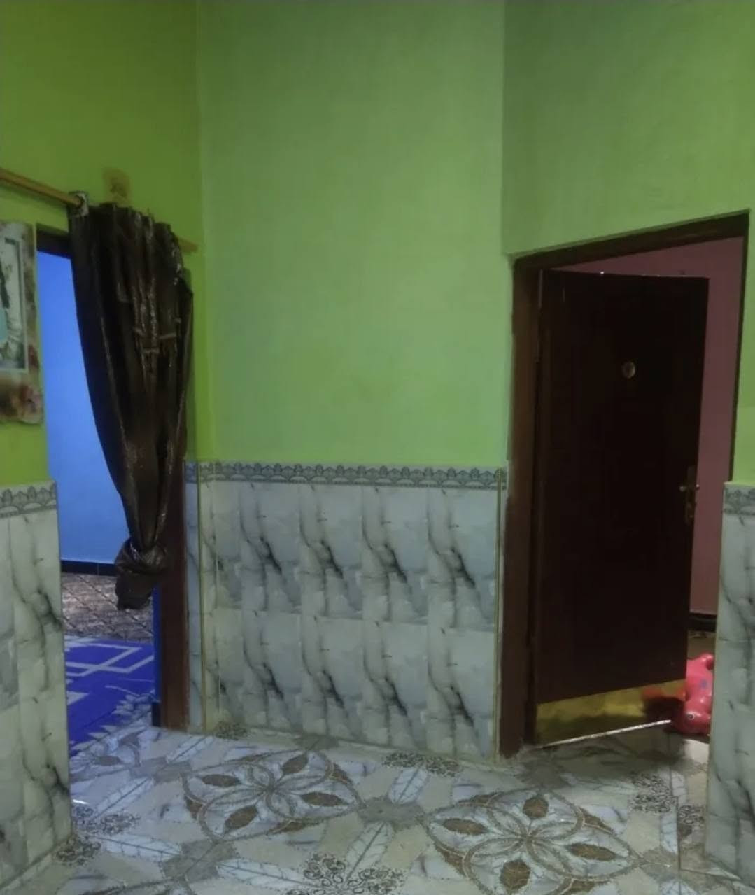 القبله حي الجامعه • ٣٠٠م • ٤ غرف