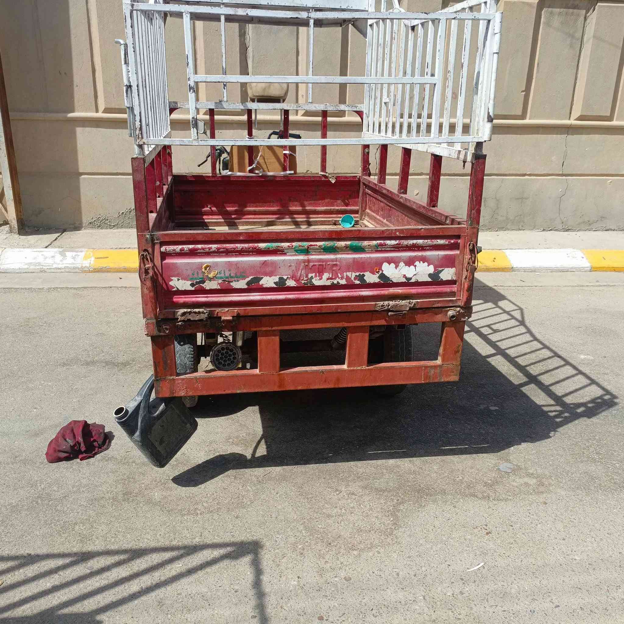 السلام عليكم ستوته للبيع ما بيها اوراق ستوته نظيفه ومحركها محرك 22 السعر 650. ***********
