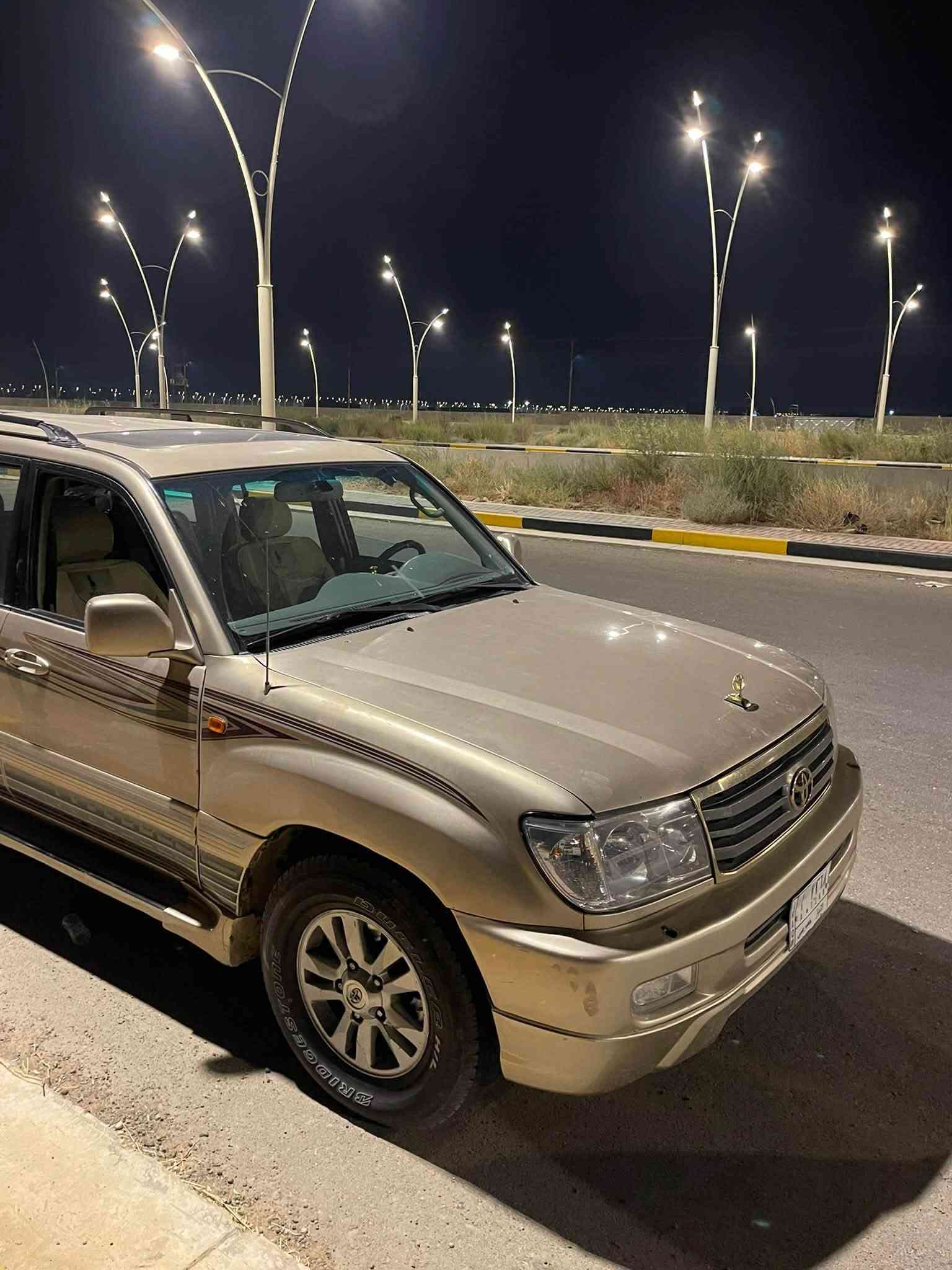 السلام عليكم لاندكروز مونيكا 2006 وارد خليجي بدون ضربه بدون حادث ولا مقلوبه مكفوله بس مصبوغه للجماليه رقم أنبار ب اسمي تحويل ثاني يوم مكينه وكير خير من الله حداديه خير من الله تدفئه تبريد السياره ما ناقصه شي السعر 135 وبيها مجال .  واتساب او رصيد 
*********** 
***********
