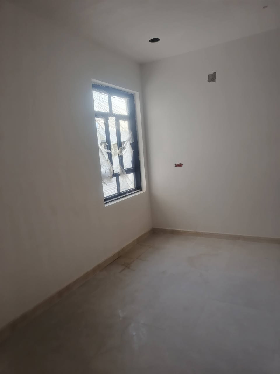 السلام عليكم خلفه بورك  متفرغ حاليآ شغل درجه اولى شغل هندسي  شرط الشرط بليوميه متر مكطوعه ***********
