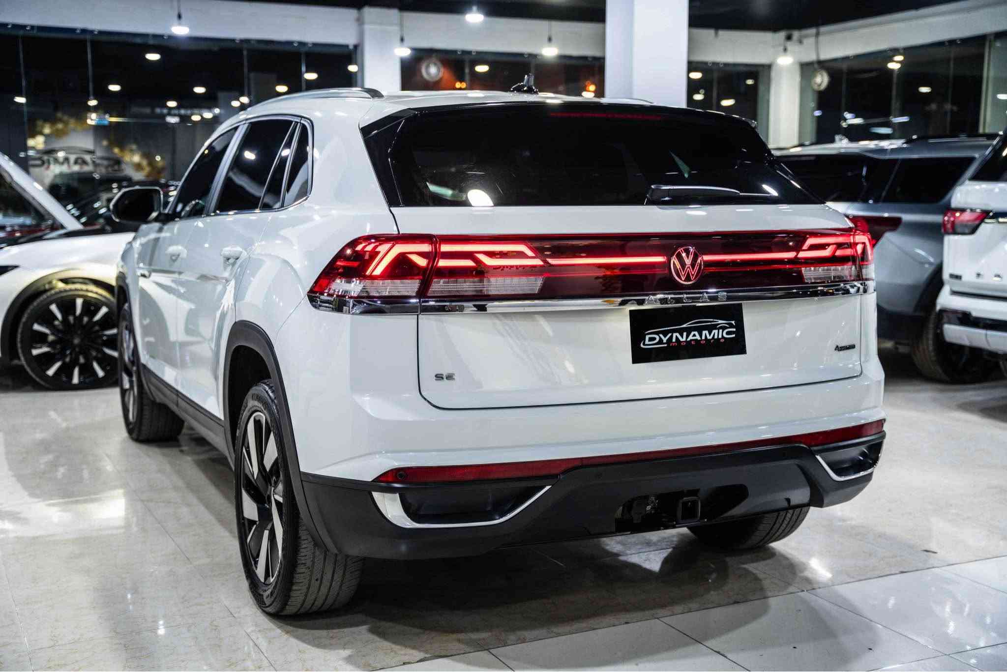 2024 VOLKSWAGEN ATLAS, CROSS SPORT 2.0T SE TECHNOLOGY
موديل :2024
مواصفات : SE
محرك : 4 سلندر
وارد : امريكي
عداد : 32,000ميل
صبغ : ٢ كلير امريكي  فقط 
رقم : ( موقط) ( كاتي)
ناونيشان هةولير جادةي حديد و خشب پيشنگاي دايناميك موتورز
بو زانياري زياتر پةيوةندي بكةن بة وتس اب
*********** أربيل, العراق

نص مكتوب في الصور:
- bid.cars AWD 2.0L 4 cyl. 269HP 50 384 km 2024 VOLKSWAGEN ATLAS, CROSS SPORT 2.0T SE W/TECHNOLOGY 1V2HE2CA2RC218049 0-43076502 IAAI Location: Chicago-South (IL) Shipping from: Indianapolis (IN) Seller: Progressive Casualty Insurance Sale Document: Salvage (Illinois) Sales History 1 Similar archival offers You are watching archived offer. Auction ended on Tuesday, October 21, 2025. Tuesday, October 21, 2025 15 Photos